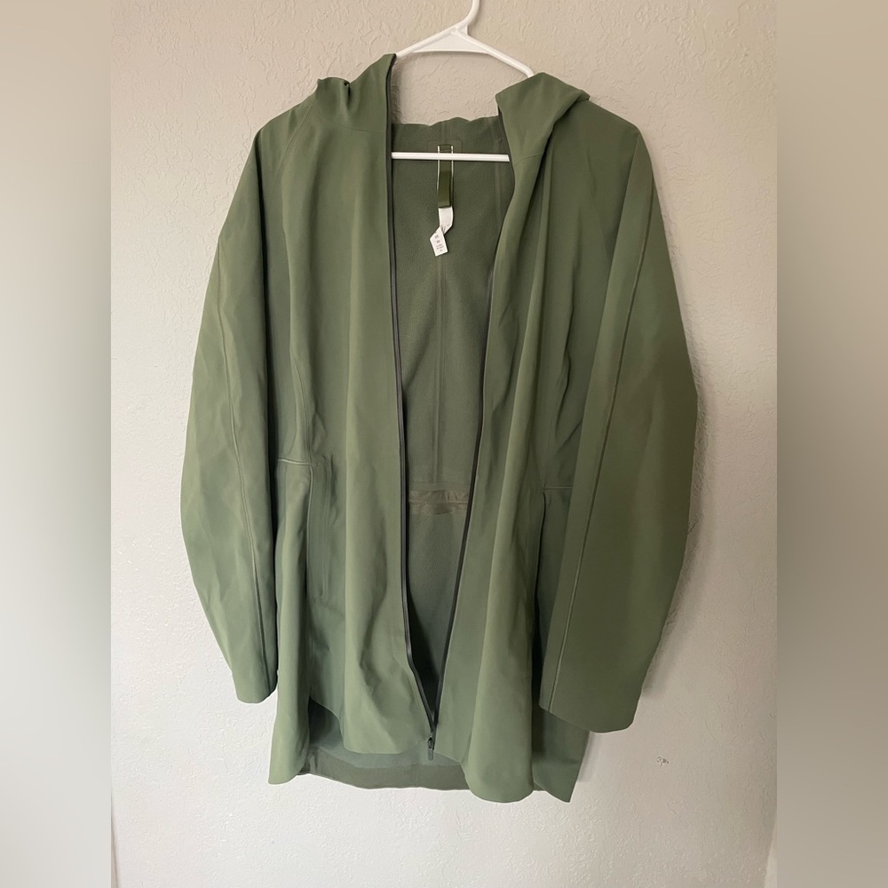 Green LULULEMON coat
